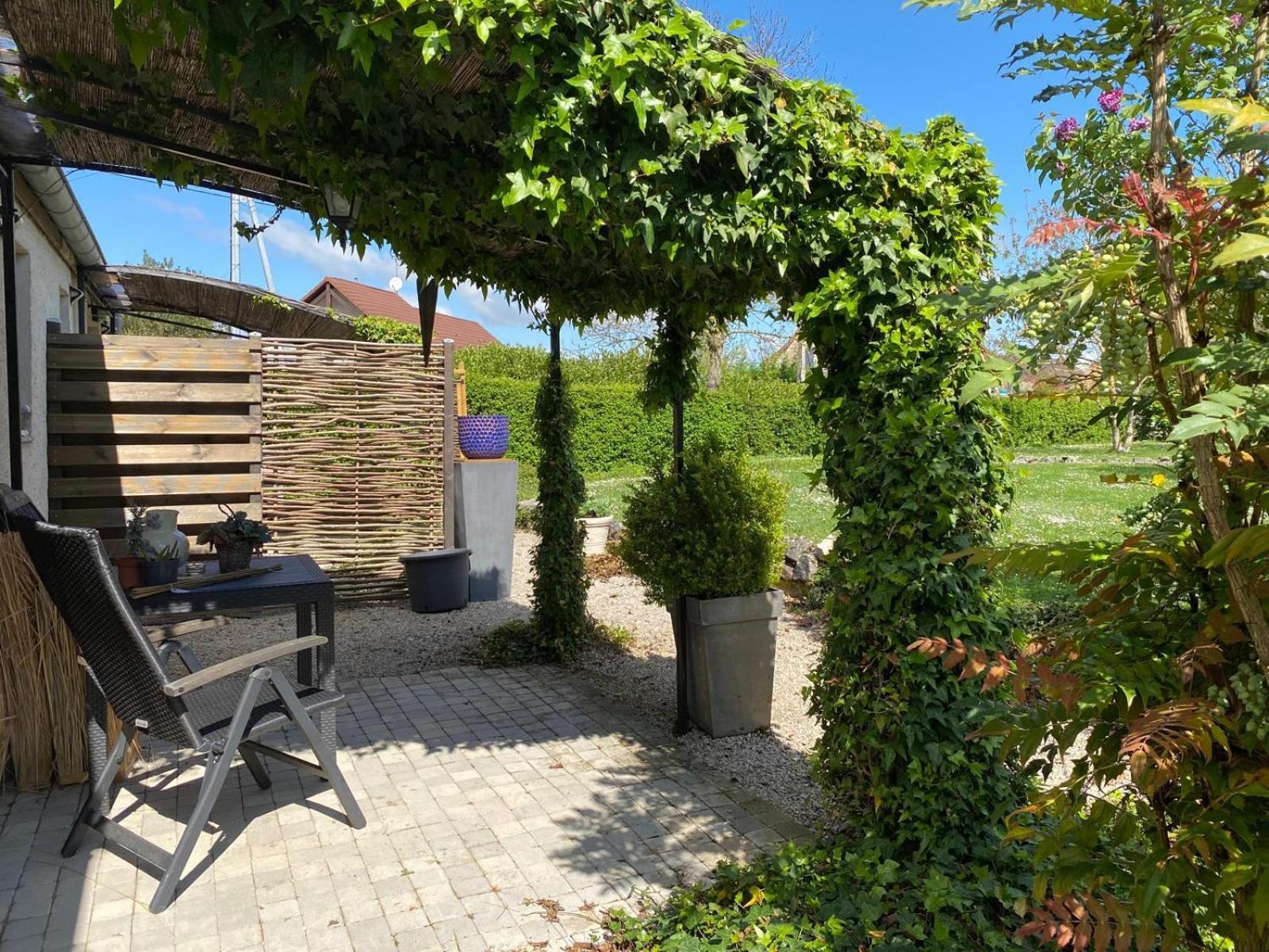 Gite Et Studios Les Barongeres Farges-les-Chalon Eksteriør billede