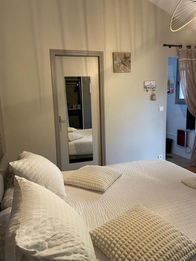 Gite Et Studios Les Barongeres Farges-les-Chalon Eksteriør billede